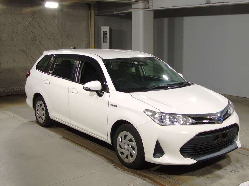 2017 Toyota Corolla Fielder NKE165G[2]