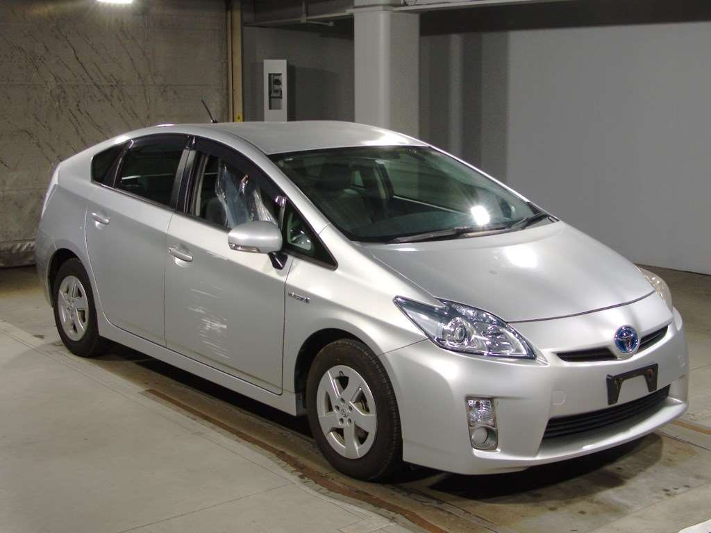 2011 Toyota Prius ZVW30[2]