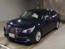 2015 Toyota Crown Hybrid