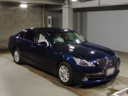 2015 Toyota Crown Hybrid