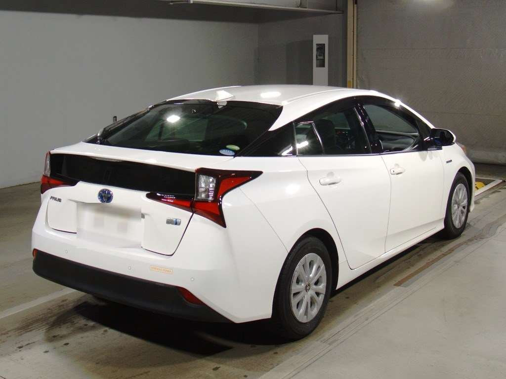 2019 Toyota Prius ZVW51[1]