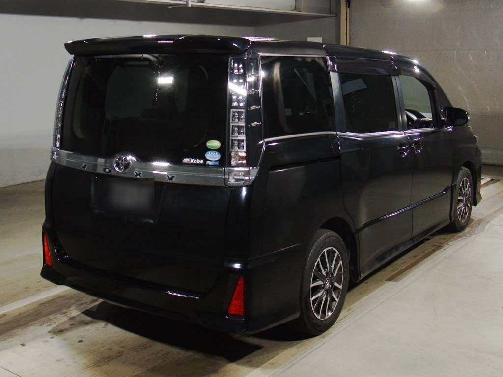 2014 Toyota Voxy ZRR80W[1]