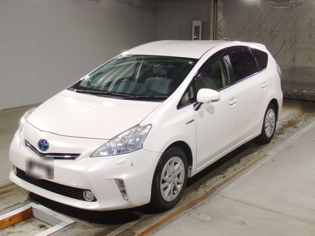 2013 Toyota Prius alpha ZVW40W[0]