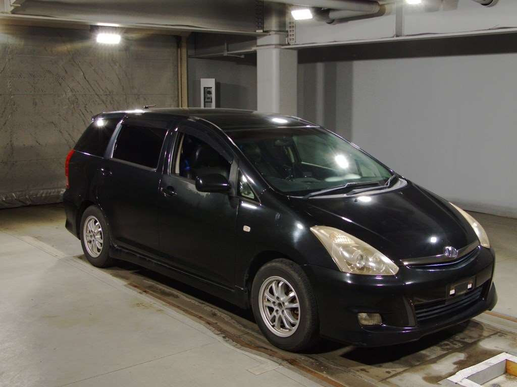 2006 Toyota Wish ZNE10G[2]