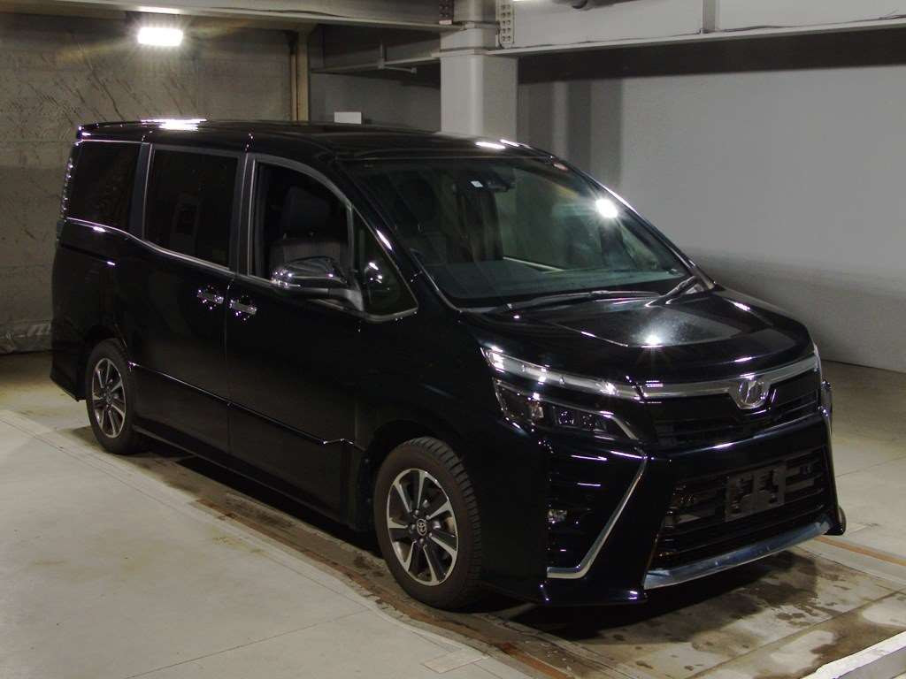 2019 Toyota Voxy ZRR80W[2]