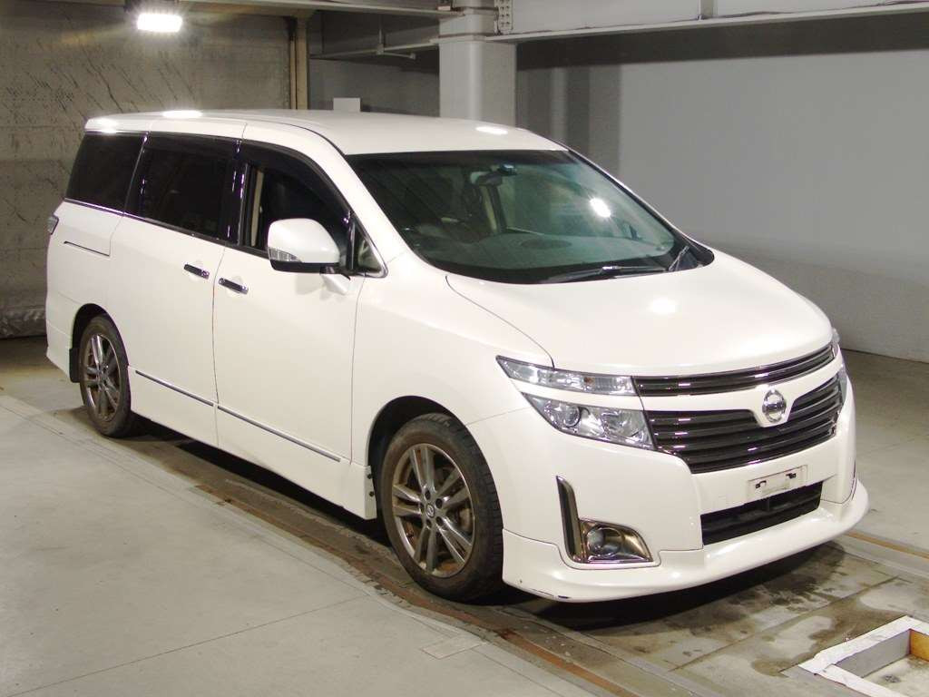 2013 Nissan Elgrand TE52[2]