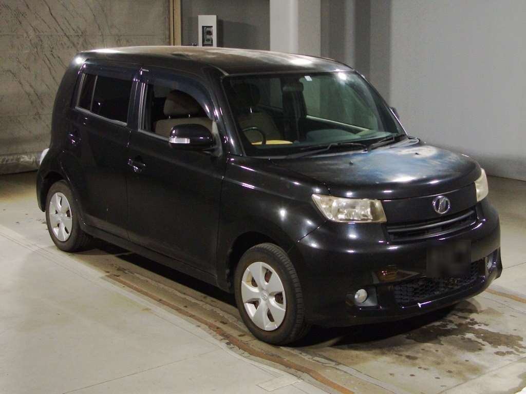 2010 Toyota bB QNC20[2]