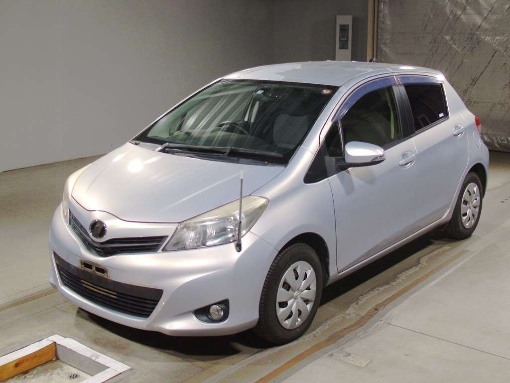 2013 Toyota Vitz NSP130[0]