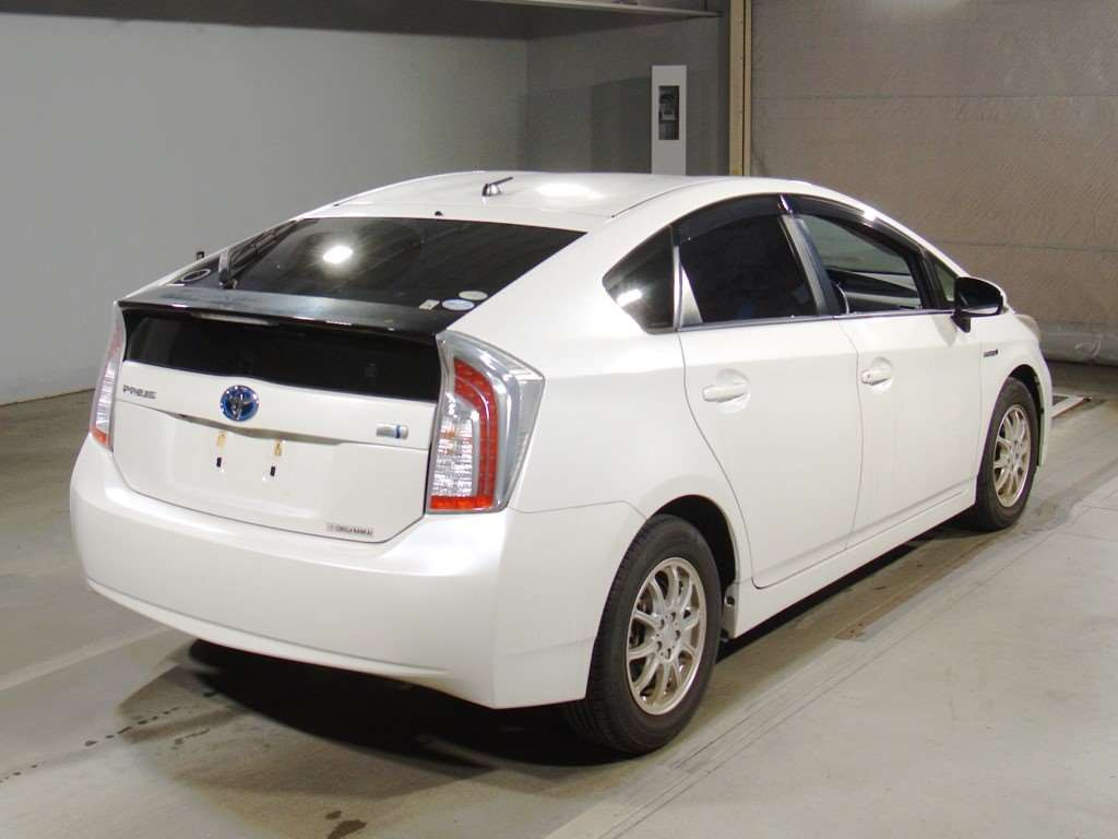 2013 Toyota Prius ZVW30[1]