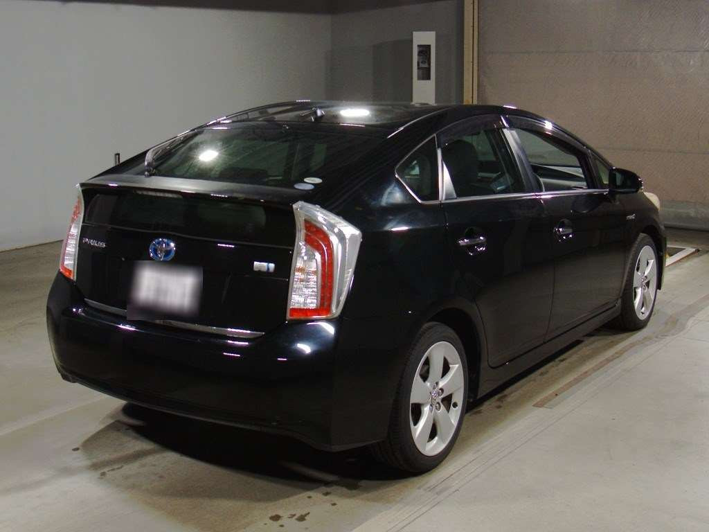 2013 Toyota Prius ZVW30[1]