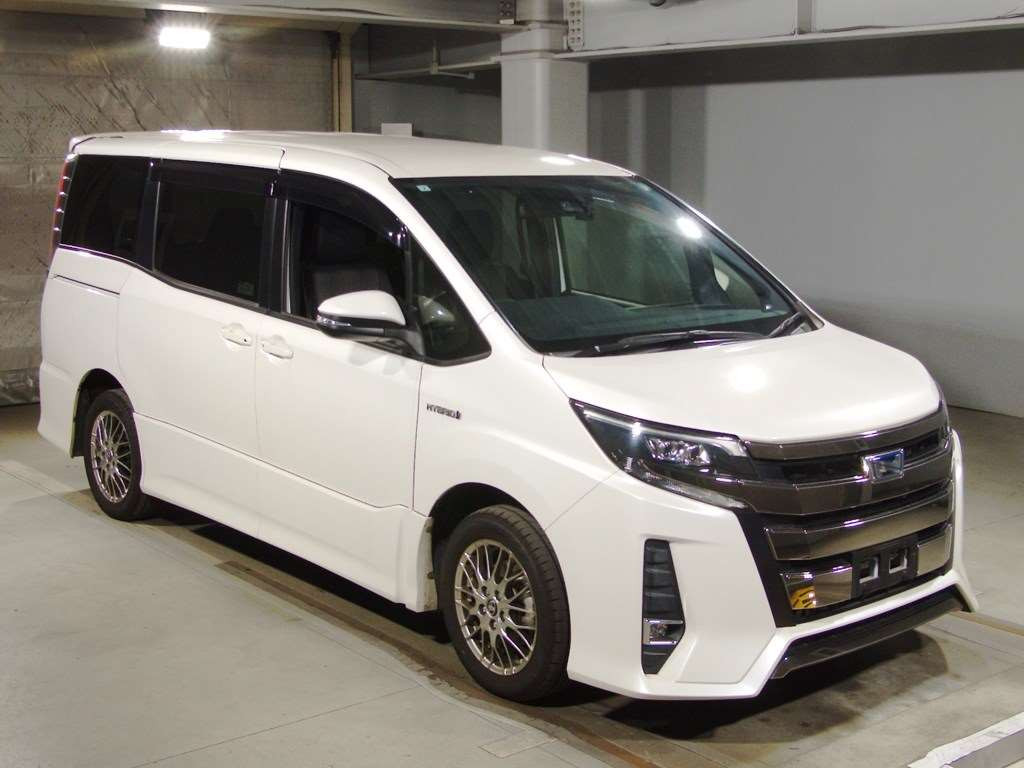 2017 Toyota Noah ZWR80W[2]