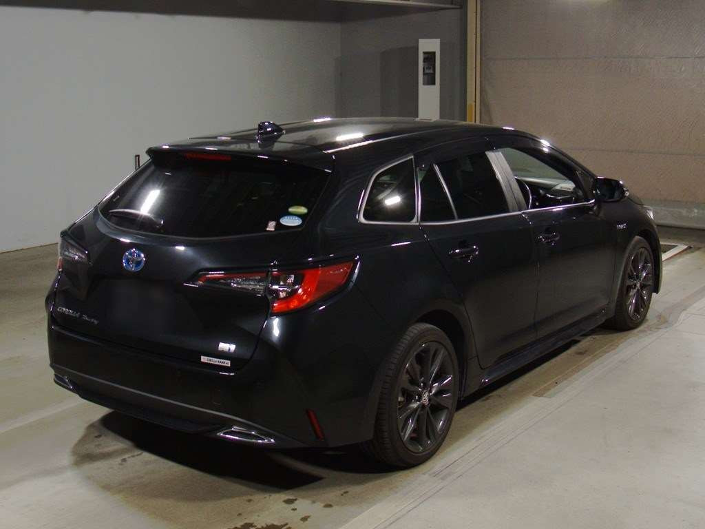 2020 Toyota Corolla Touring Wagon ZWE211W[1]