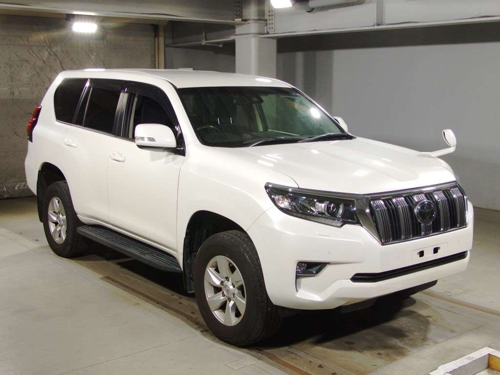 2017 Toyota Land Cruiser Prado TRJ150W[2]