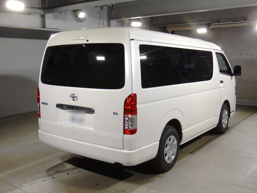 2024 Toyota Hiace Wagon TRH214W[1]