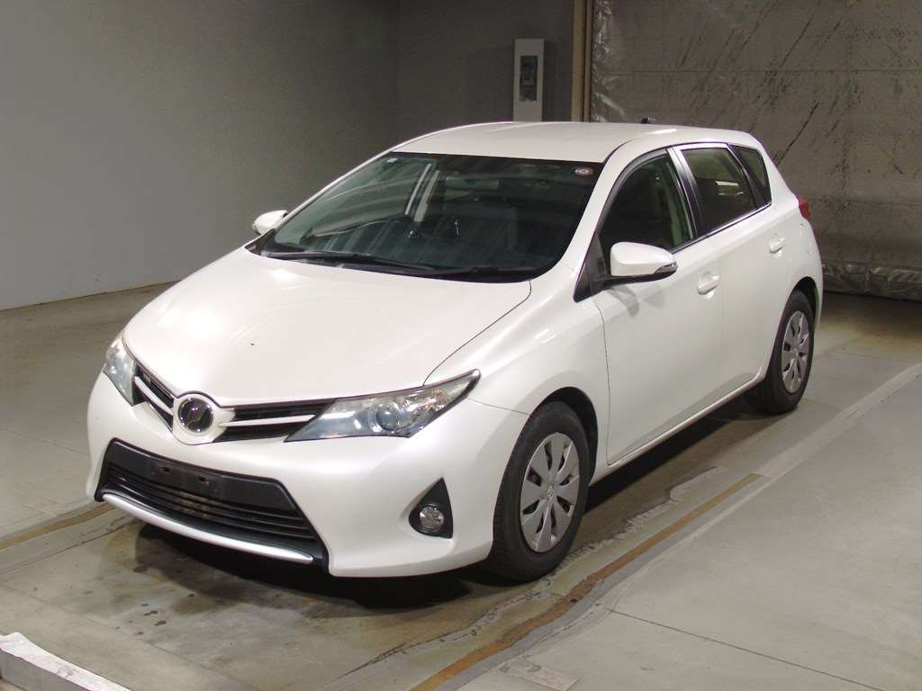 2012 Toyota Auris NZE181H[0]