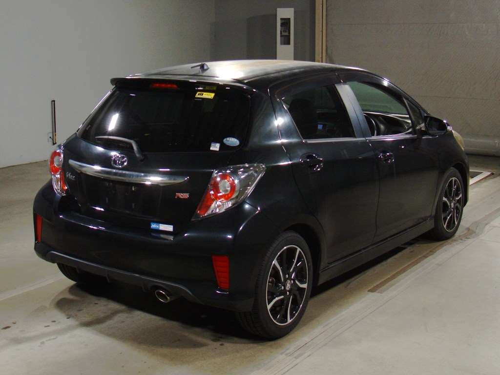 2014 Toyota Vitz NCP131[1]