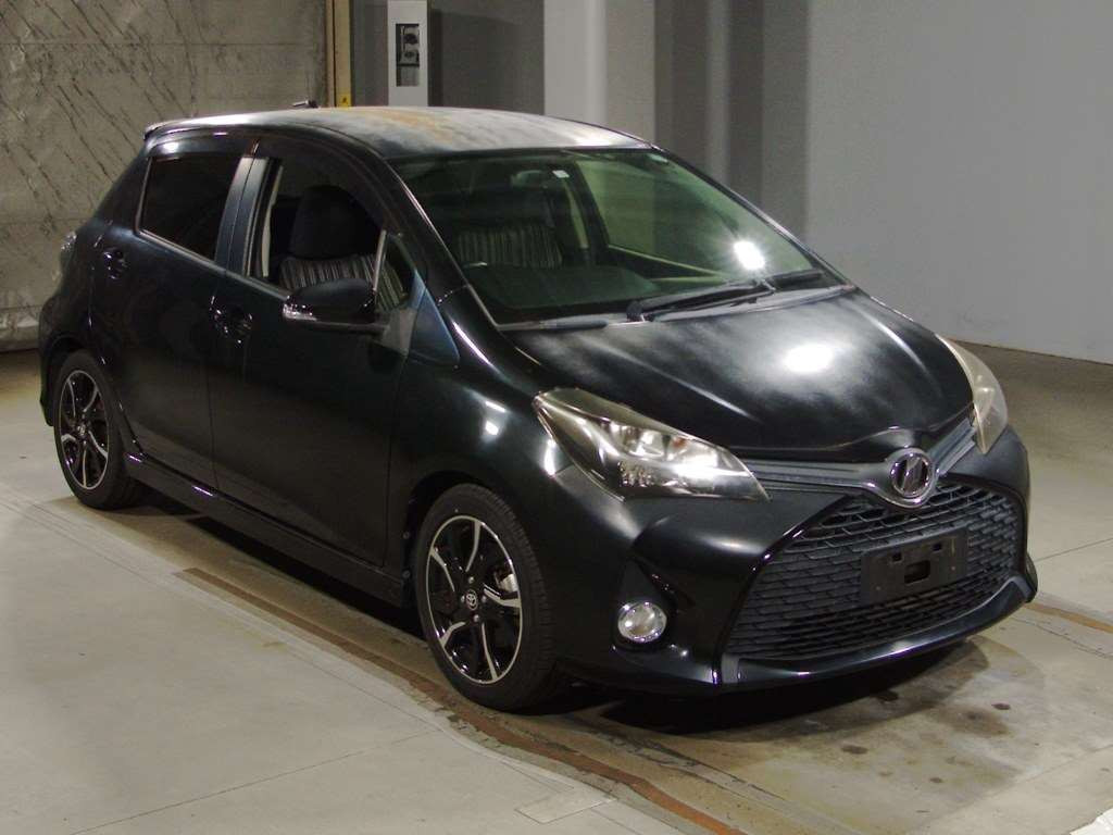 2014 Toyota Vitz NCP131[2]