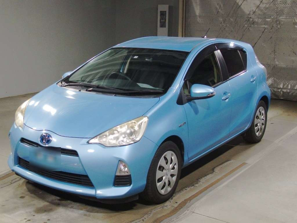 2013 Toyota Aqua NHP10[0]