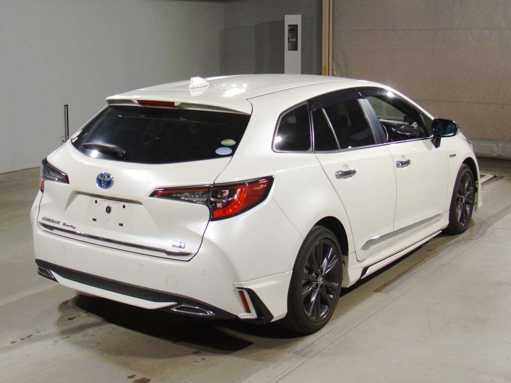 2020 Toyota Corolla Touring Wagon ZWE211W[1]