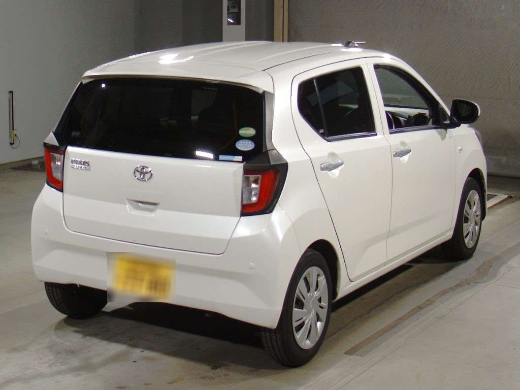 2018 Toyota Pixis Epoch LA350A[1]