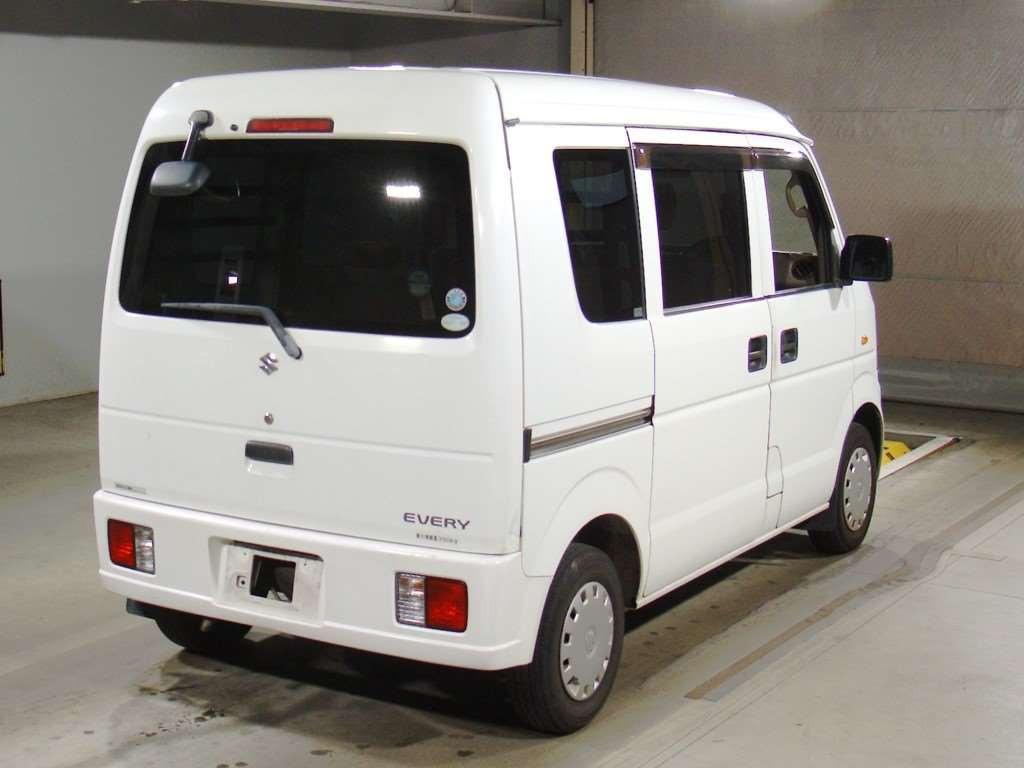 2011 Suzuki Every DA64V[1]