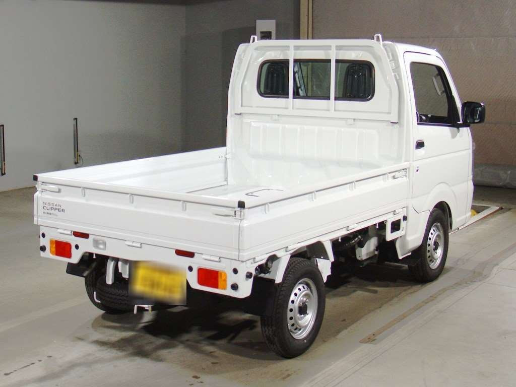 2024 Nissan NT100 Clipper DR16T[1]