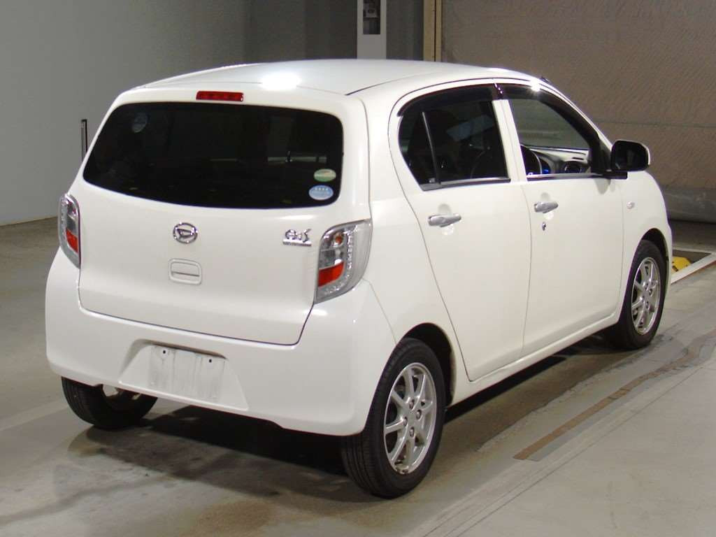 2015 Daihatsu Mira es LA300S[1]