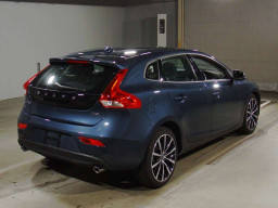 2017 Volvo V40