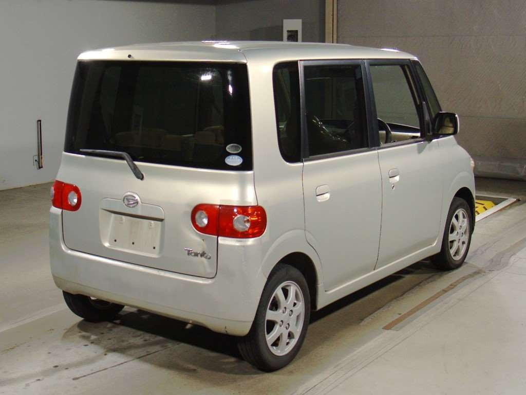 2005 Daihatsu Tanto L350S[1]