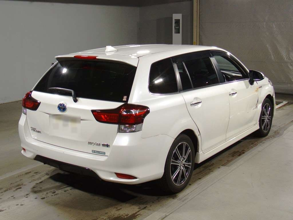 2015 Toyota Corolla Fielder NKE165G[1]