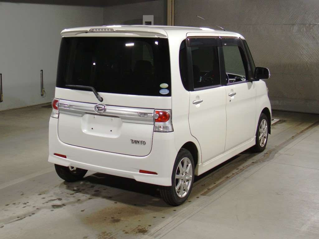 2011 Daihatsu Tanto Custom L375S[1]