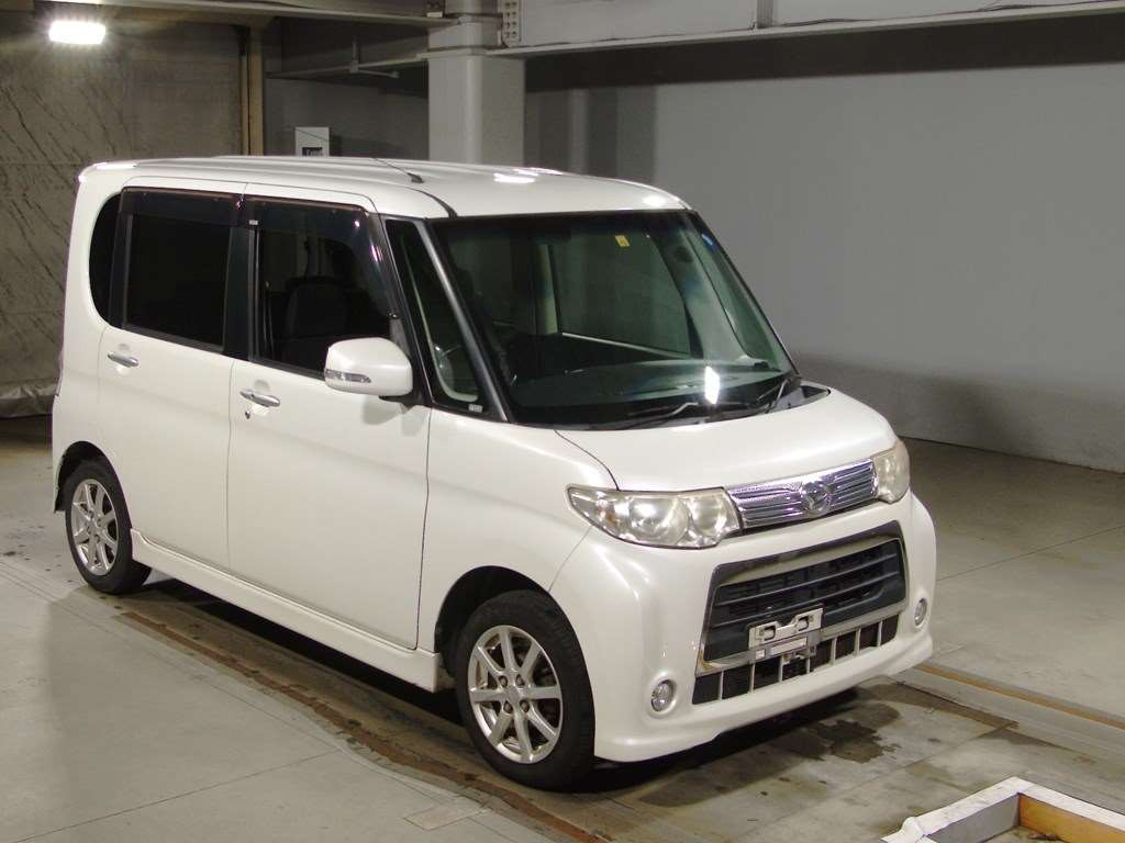 2011 Daihatsu Tanto Custom L375S[2]