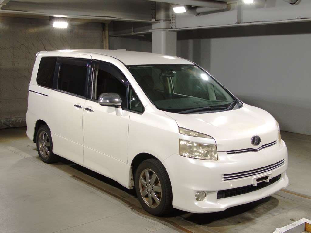 2009 Toyota Voxy ZRR70W[2]