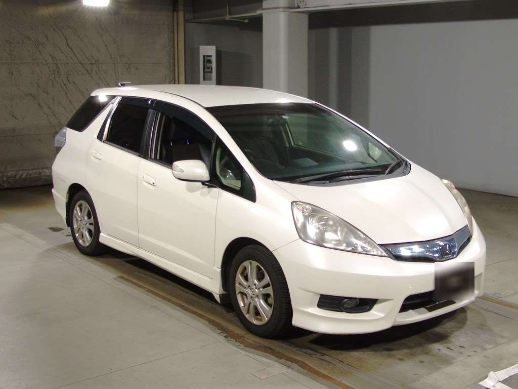 2011 Honda Fit Shuttle Hybrid GP2[2]