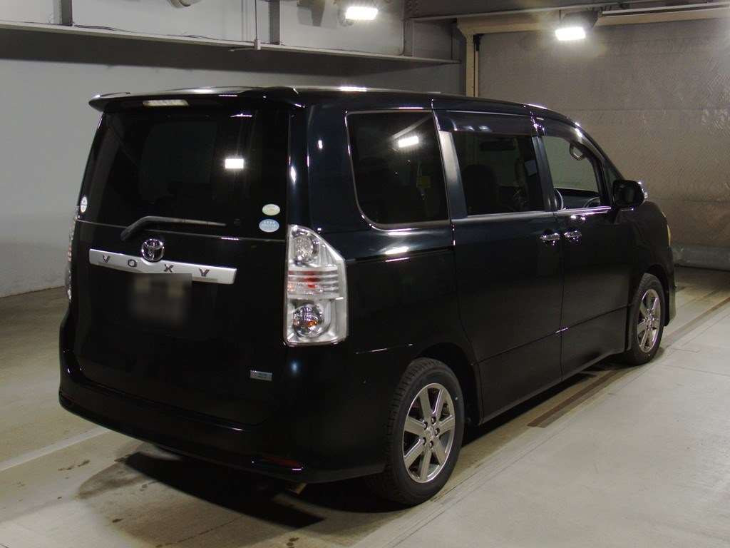 2010 Toyota Voxy ZRR70W[1]