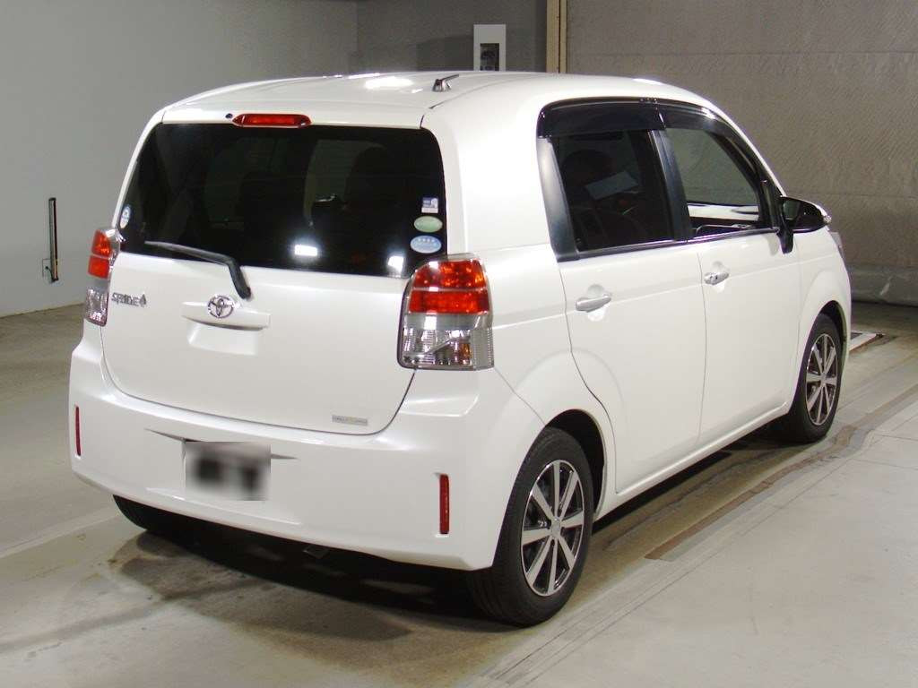 2013 Toyota Spade NCP141[1]