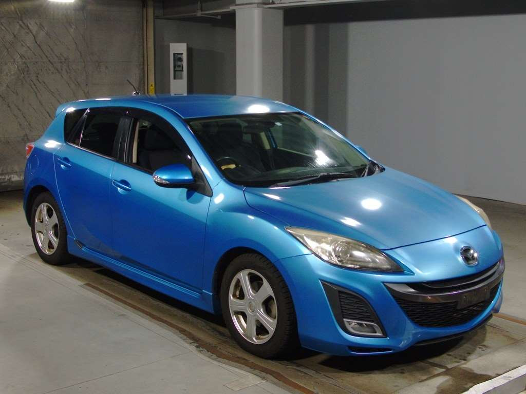 2010 Mazda Axela Sport BLEFW[2]