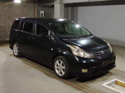 2005 Toyota Isis