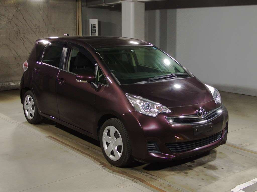 2015 Toyota Ractis NCP120[2]