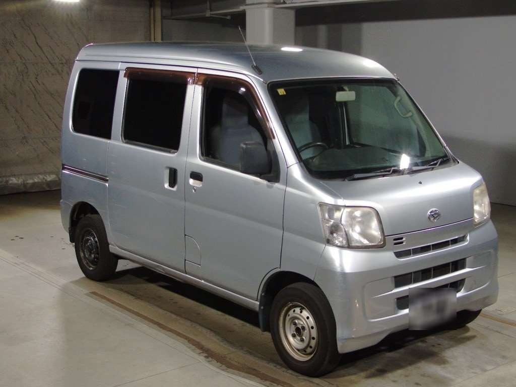 2015 Daihatsu Hijet Cargo S321V[2]