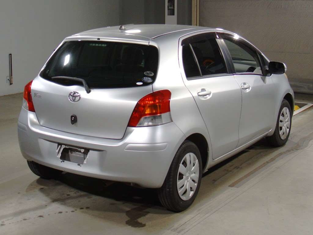 2009 Toyota Vitz SCP90[1]