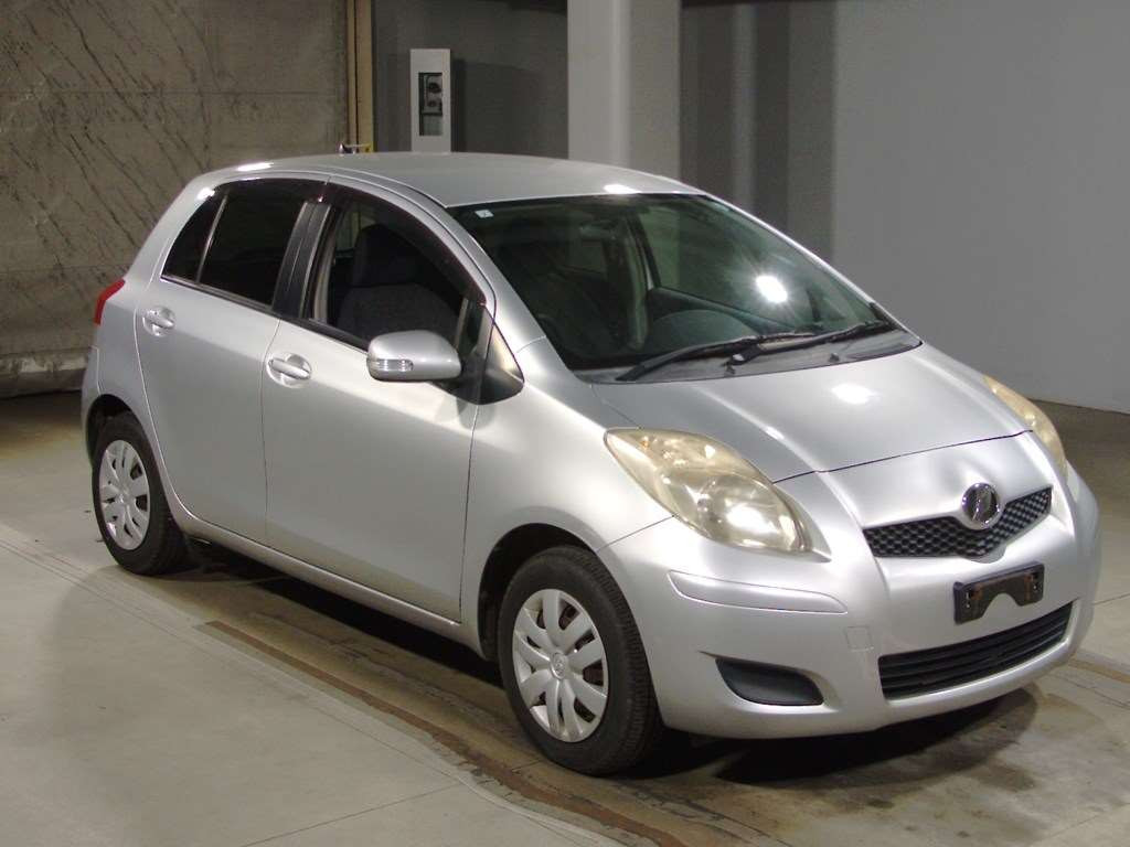 2009 Toyota Vitz SCP90[2]