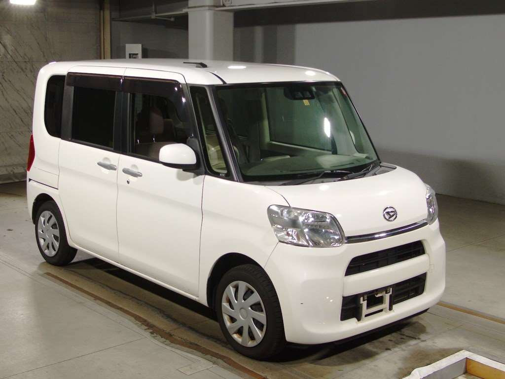 2017 Daihatsu Tanto LA600S[2]