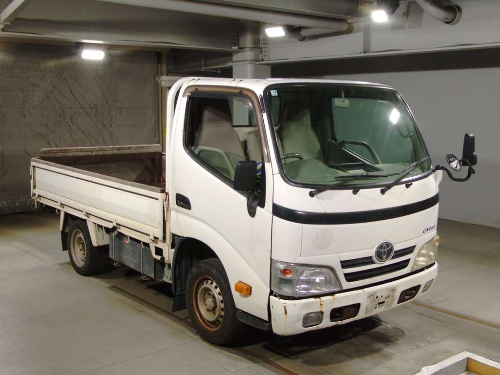 2009 Toyota Dyna Truck TRY220[2]