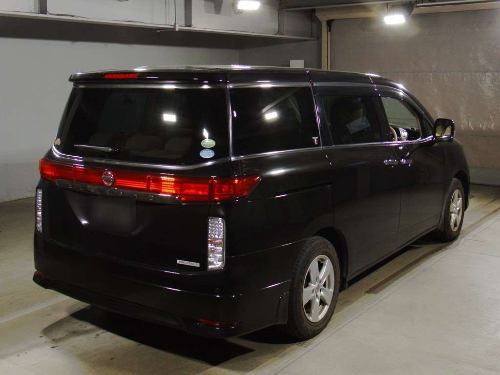 2014 Nissan Elgrand TE52[1]