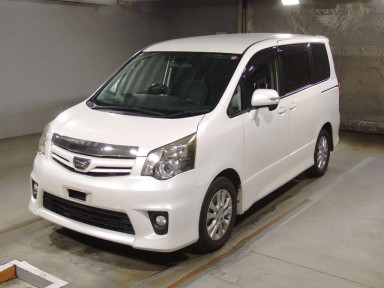 2010 Toyota Noah