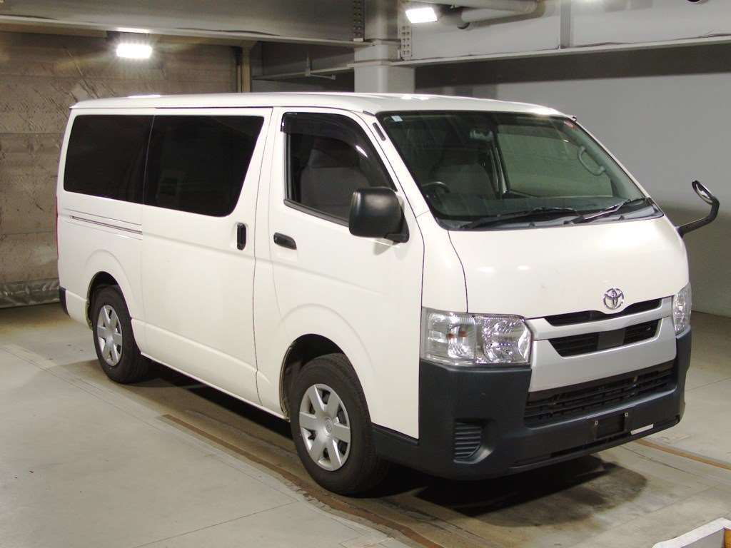 2020 Toyota Hiace Van TRH200V[2]