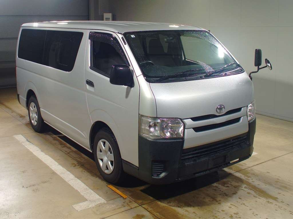 2015 Toyota Hiace Van KDH201V[2]