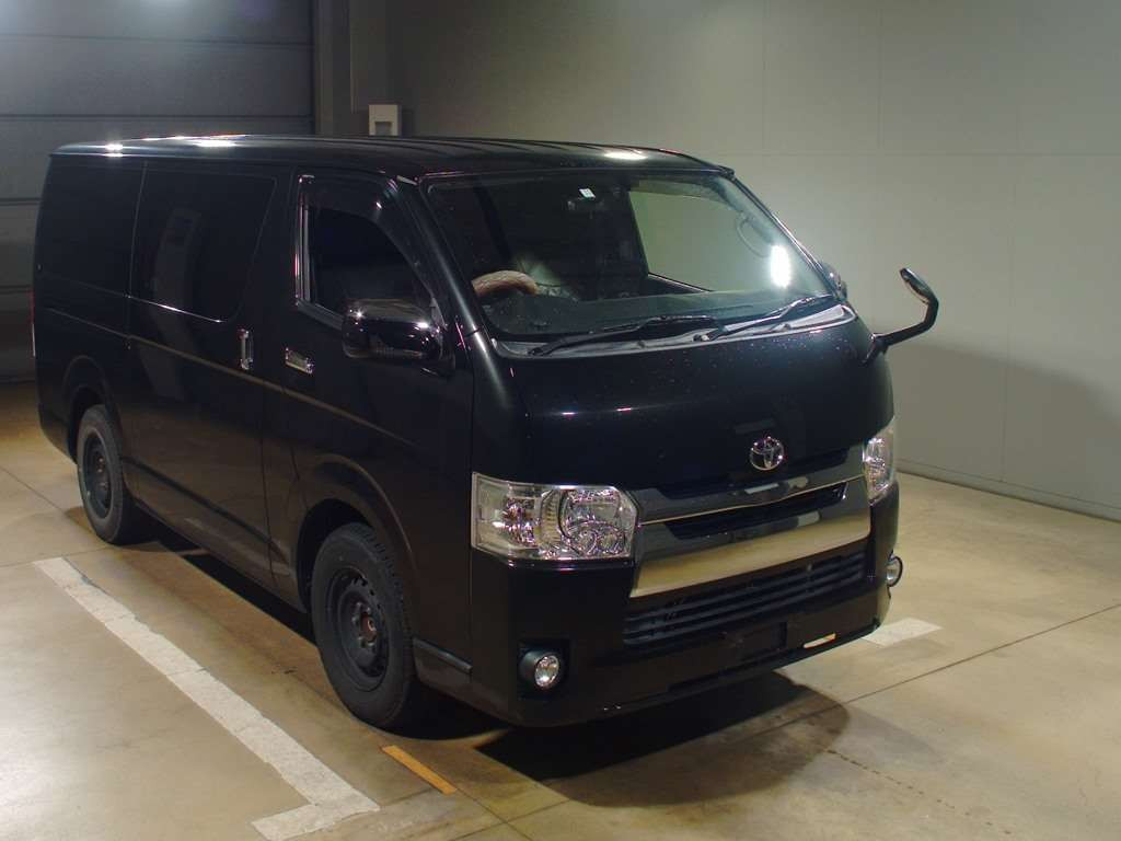 2015 Toyota Hiace Van KDH201V[2]