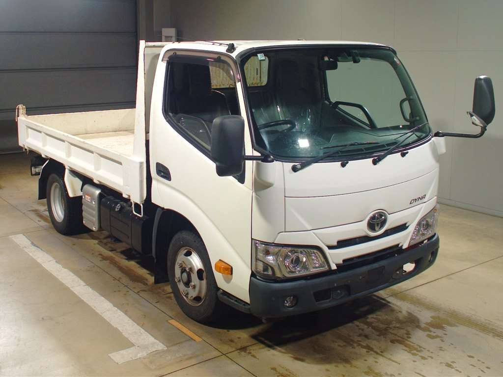 2019 Toyota Dyna Truck XZC600D[2]